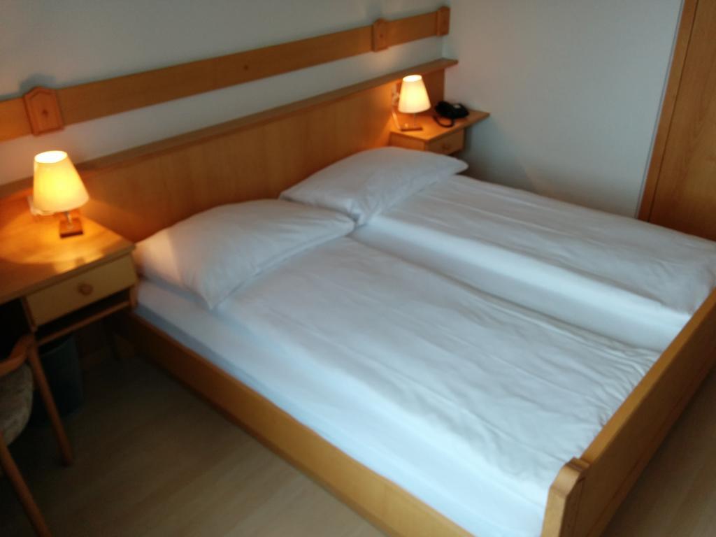 Hotel Terminus Samedan Phòng bức ảnh