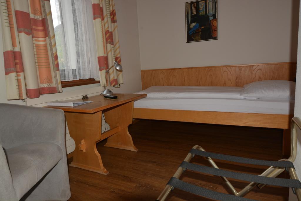 Hotel Terminus Samedan Ngoại thất bức ảnh
